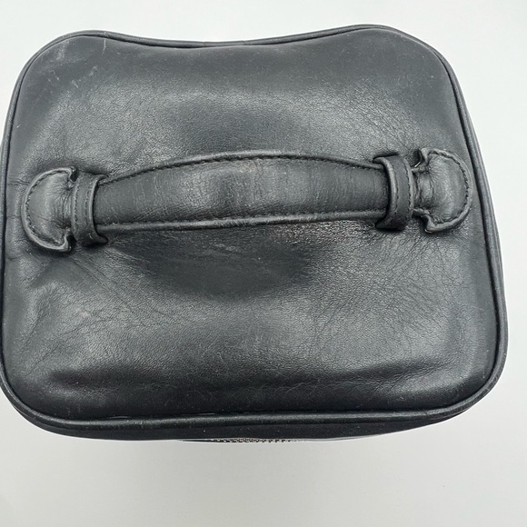 CHANEL Bicolore CC Logo Lambskin Cosmetics Vanity Bag. - Picture 5 of 13